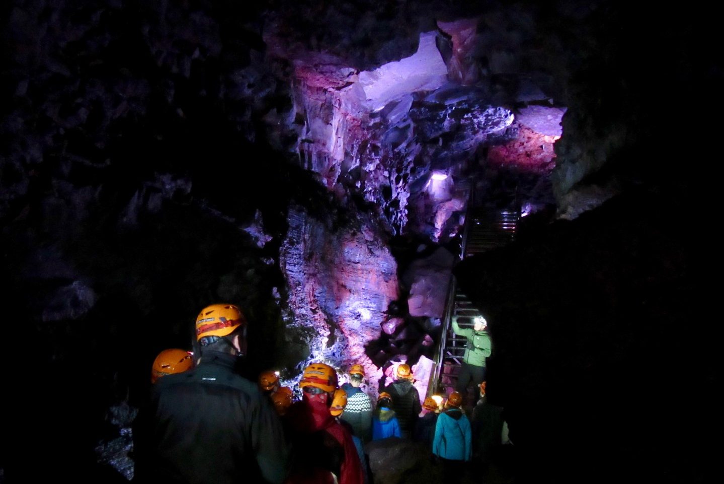 ' Lava Caving (02) © HL Adventure - Greatdays Incentive Group Tours